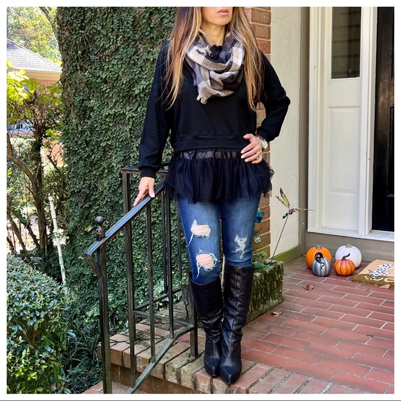 Absolutely Fabulous Paris chic chiffon trim layered top - Picture 2 of 8